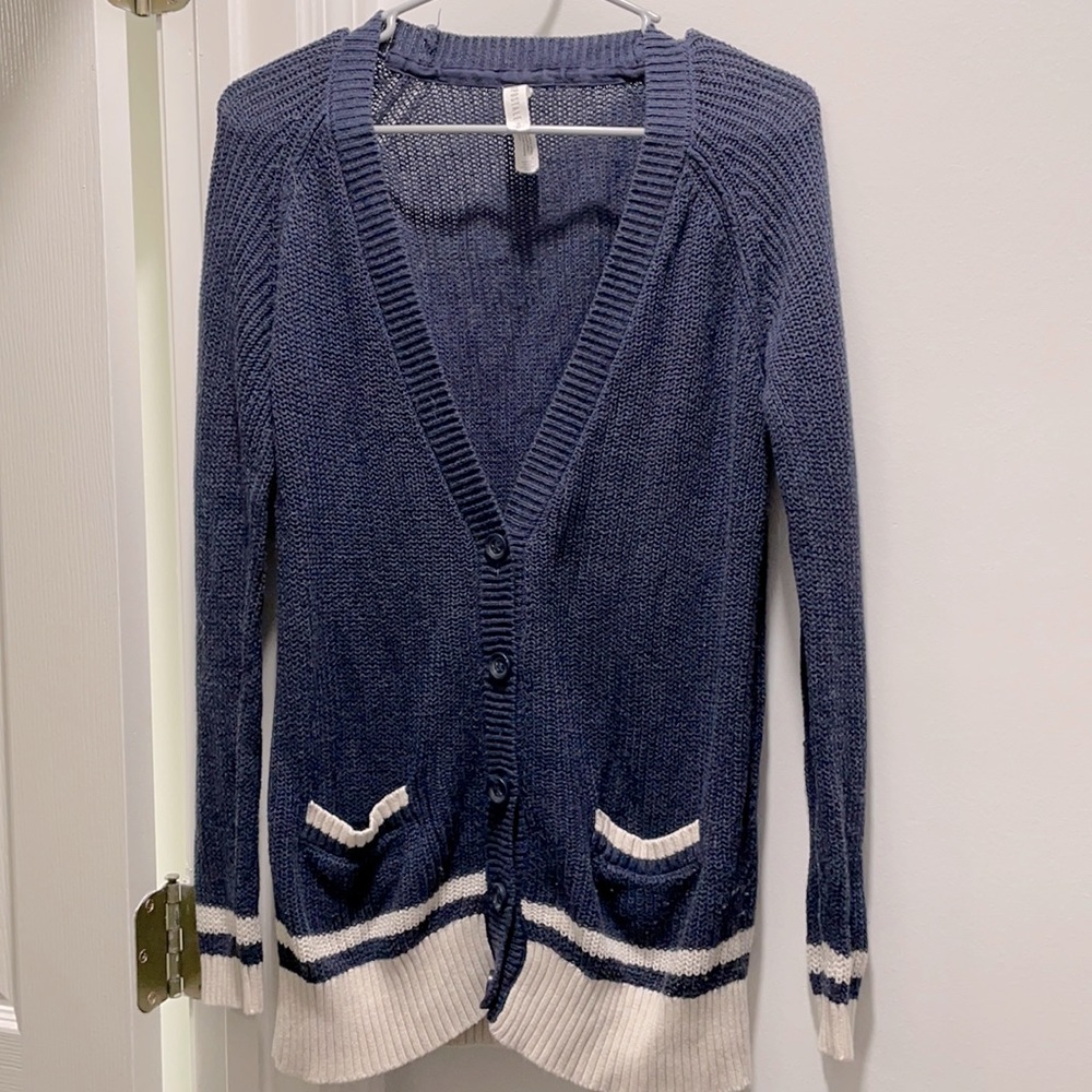 Aeropostal cardigan sweater size S. Lightly worn